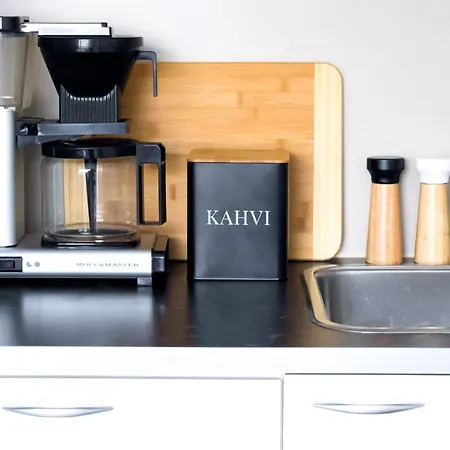 Stylish In The Centre *